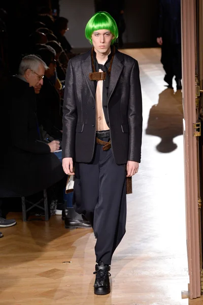 Look 3
